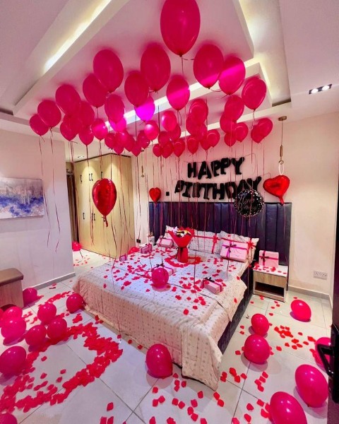 💖 Fuschia Birthday Dream Room Surprise